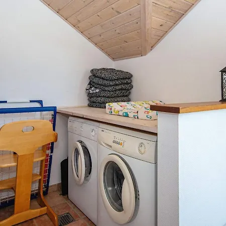 Three-bedroom Holiday In 13 Ferienhaus